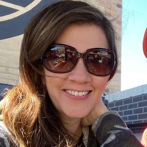 Meet your Posher, Laura